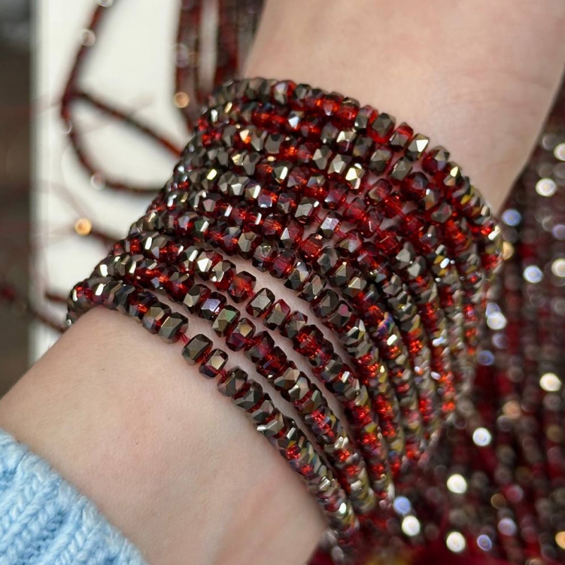 Бусины стеклянные размер 2,5*3,9мм цвет бордовый