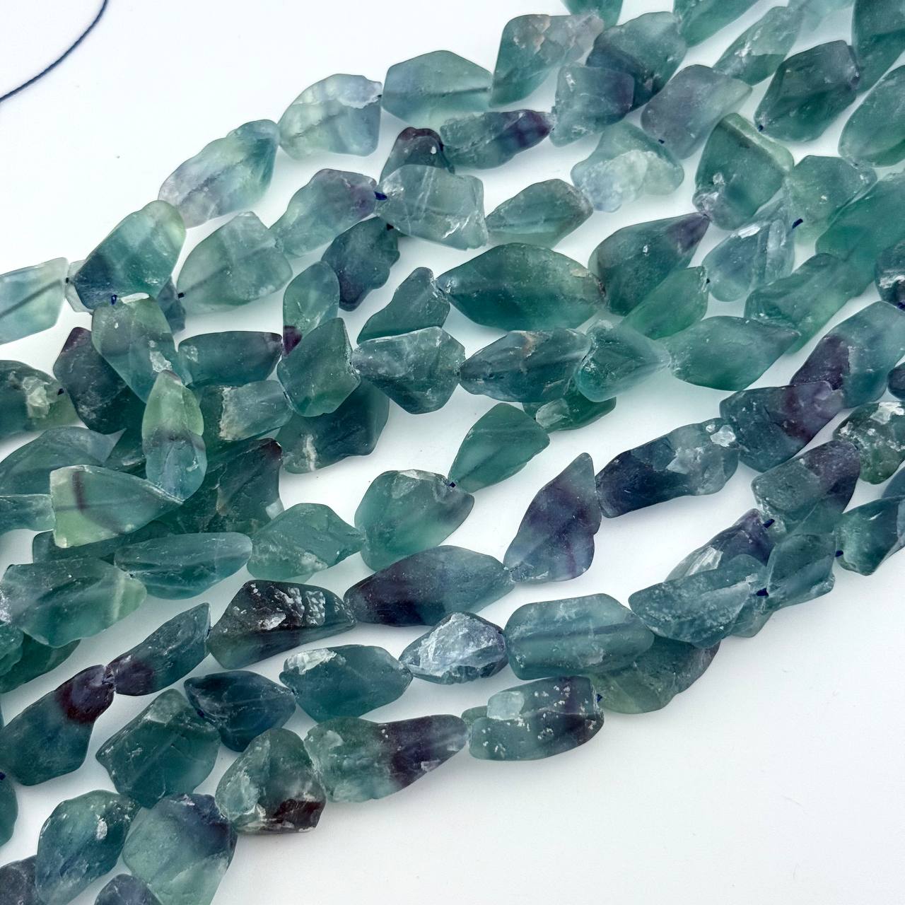 Бусины Флюорит средний размер бусин 12*23мм  натуральные бусины